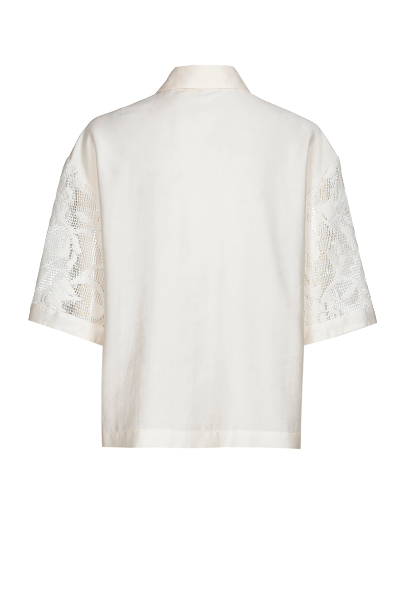 Chemise courte et droite dentelle avec poches poitrine