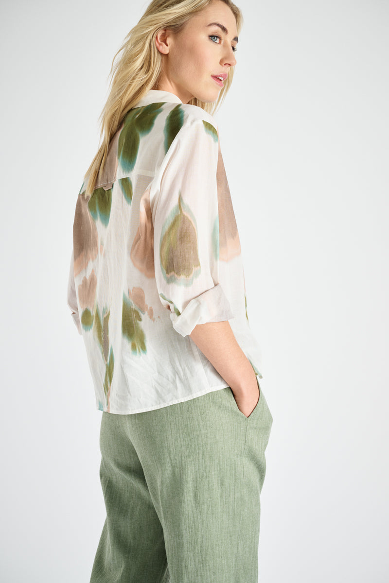 Bloes met grafische kleurenprint in katoen