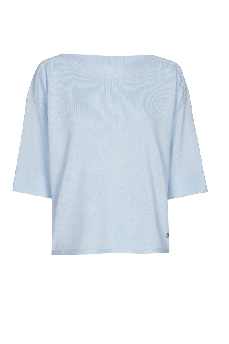 Lichtblauwe pull met boothals