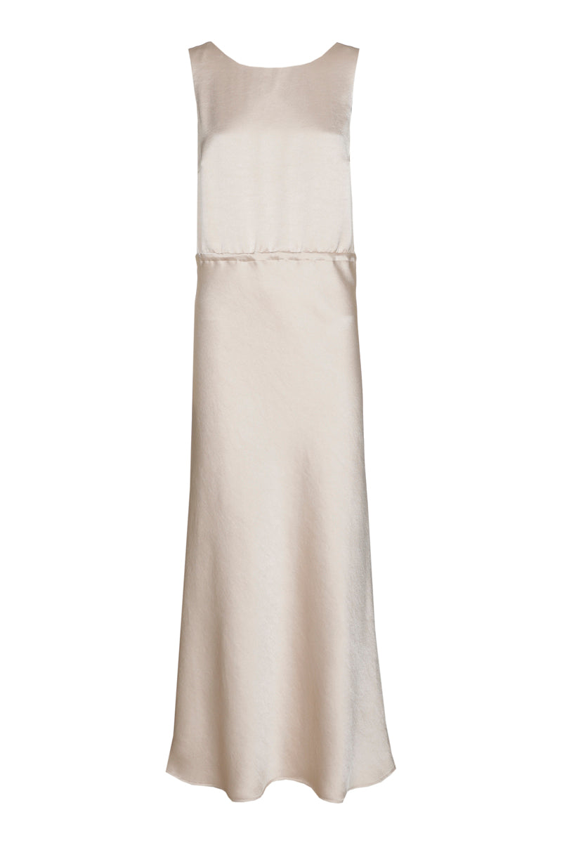 Elegant lang kleed in satijnlook