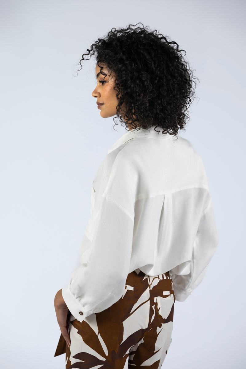 Wijde short met riem en tropische print