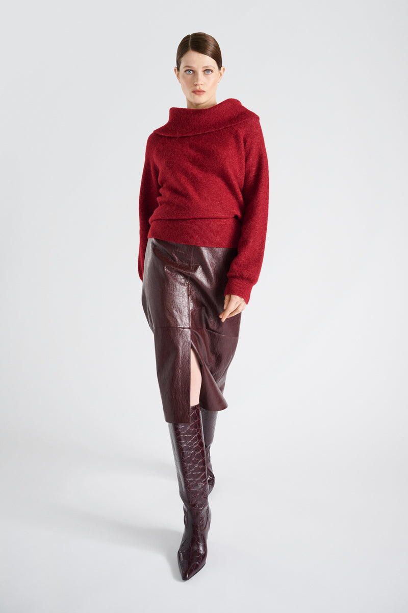 Fake leather pencil skirt with slit
