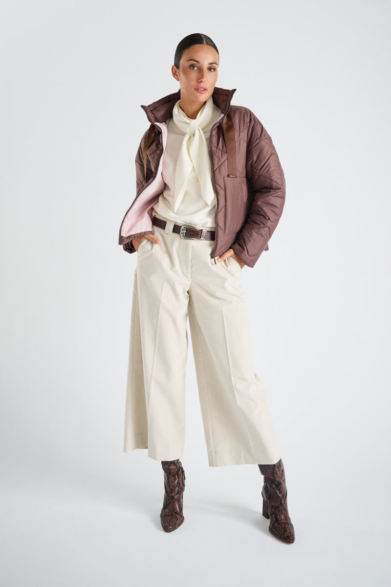 Wijd uitlopende beige culotte met bandplooi