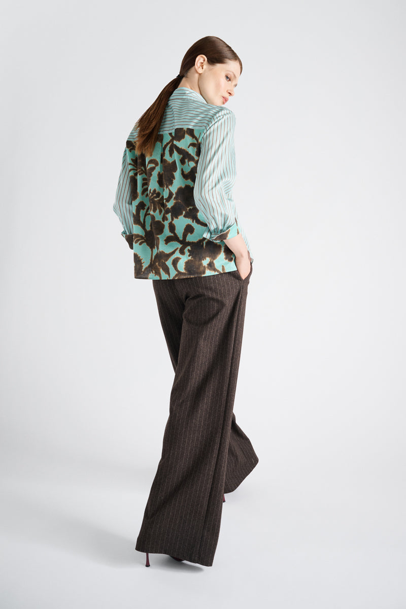 Striped shirt with print on the back and cuffs