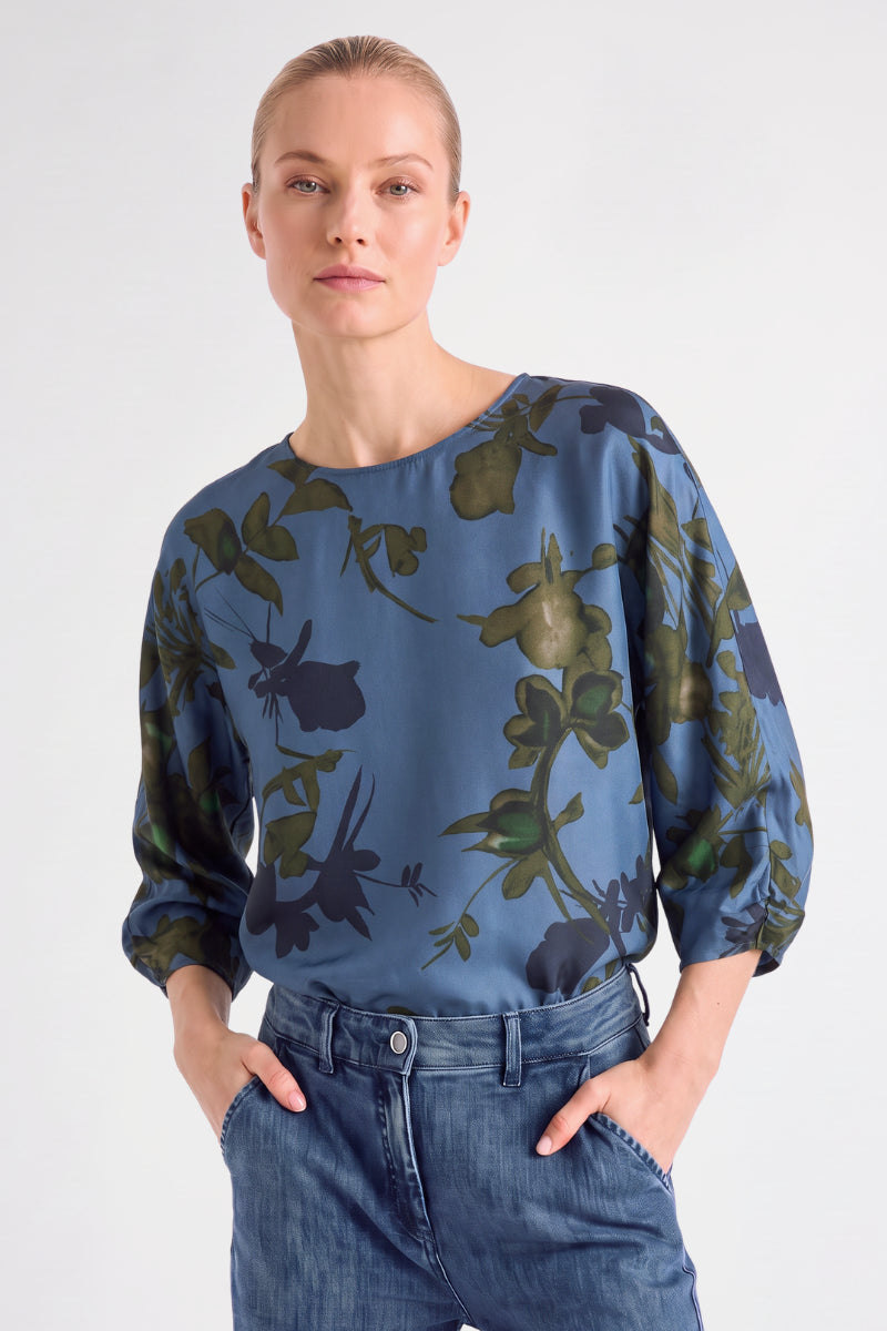 Boxy three-quarter sleeved blue viscose printed top