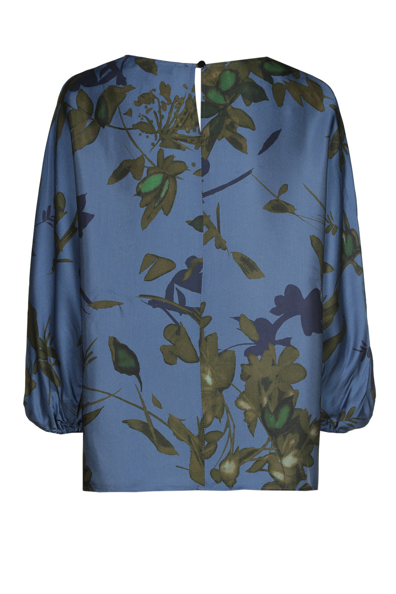 Boxy three-quarter sleeved blue viscose printed top