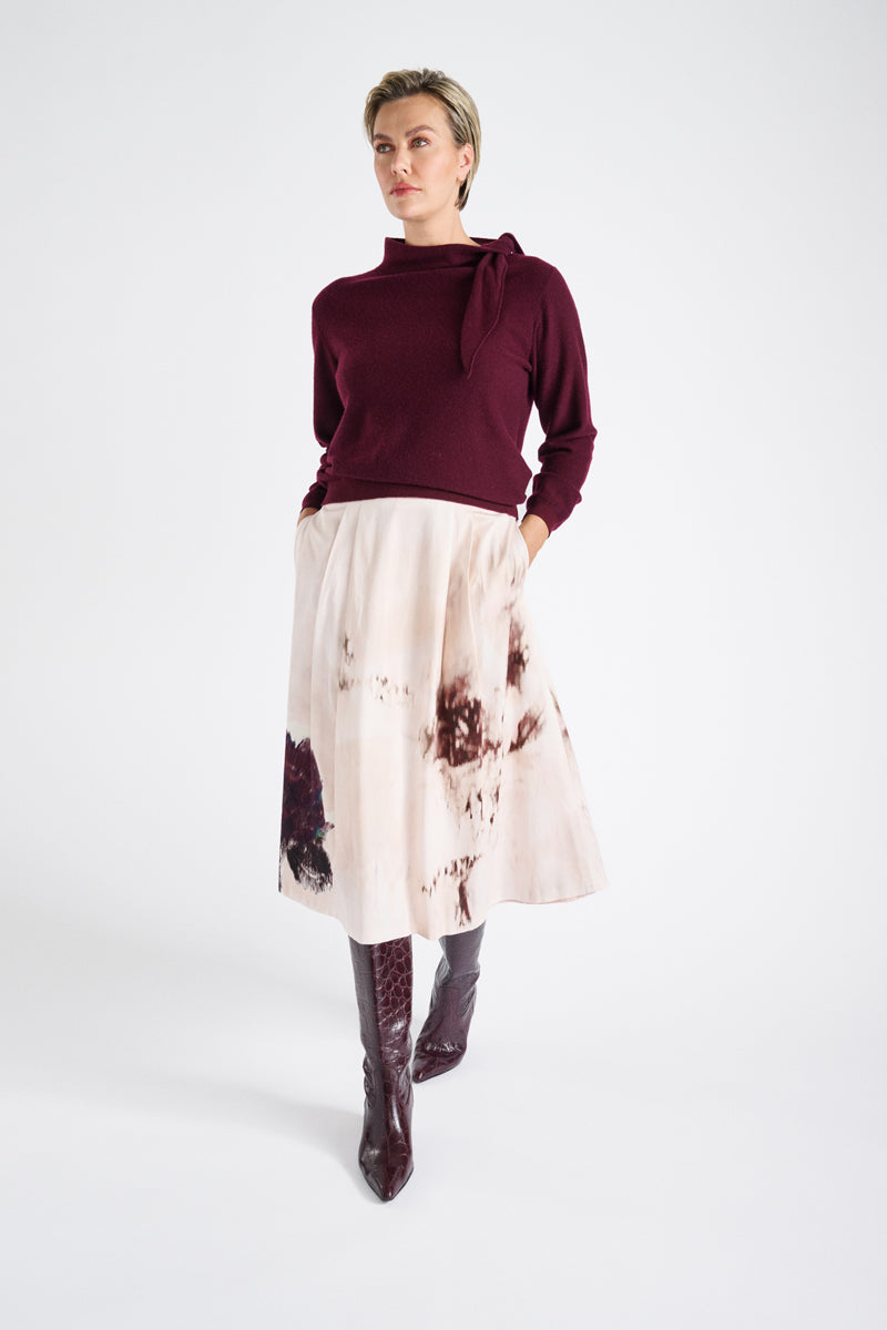 Wide pink skirt with graphic print