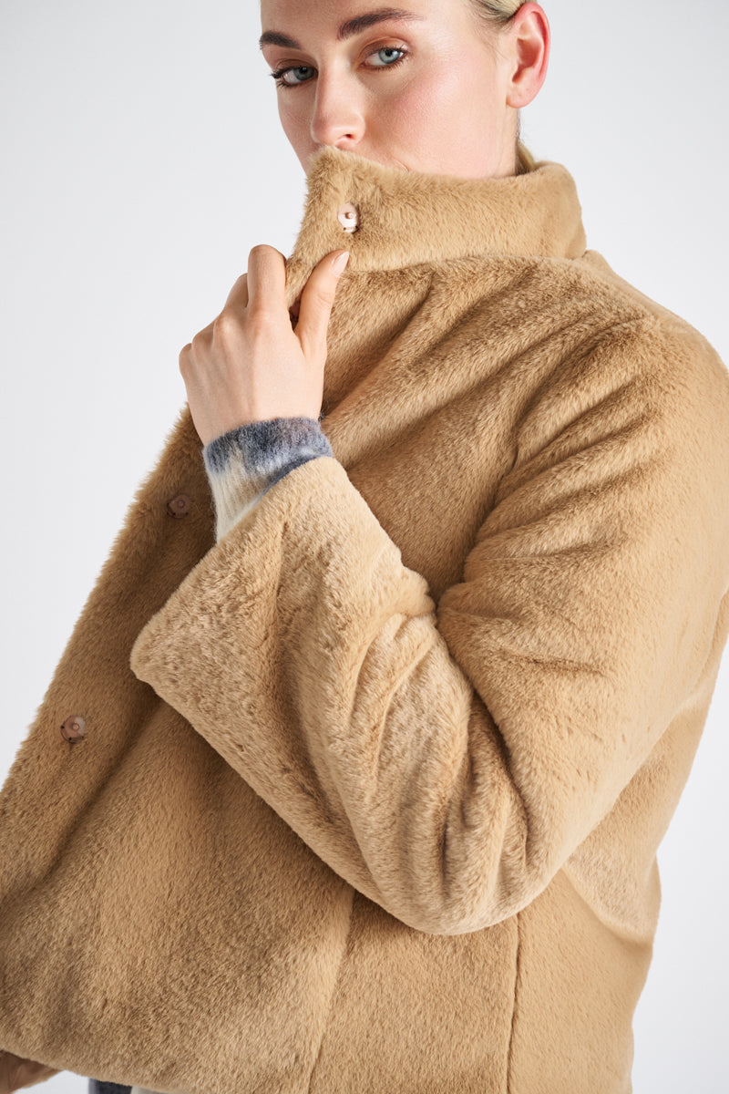 Short camel reversible padded and lined jacket