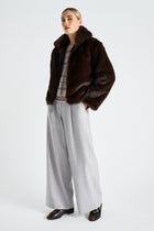 Short and wide long-haired fake fur jacket