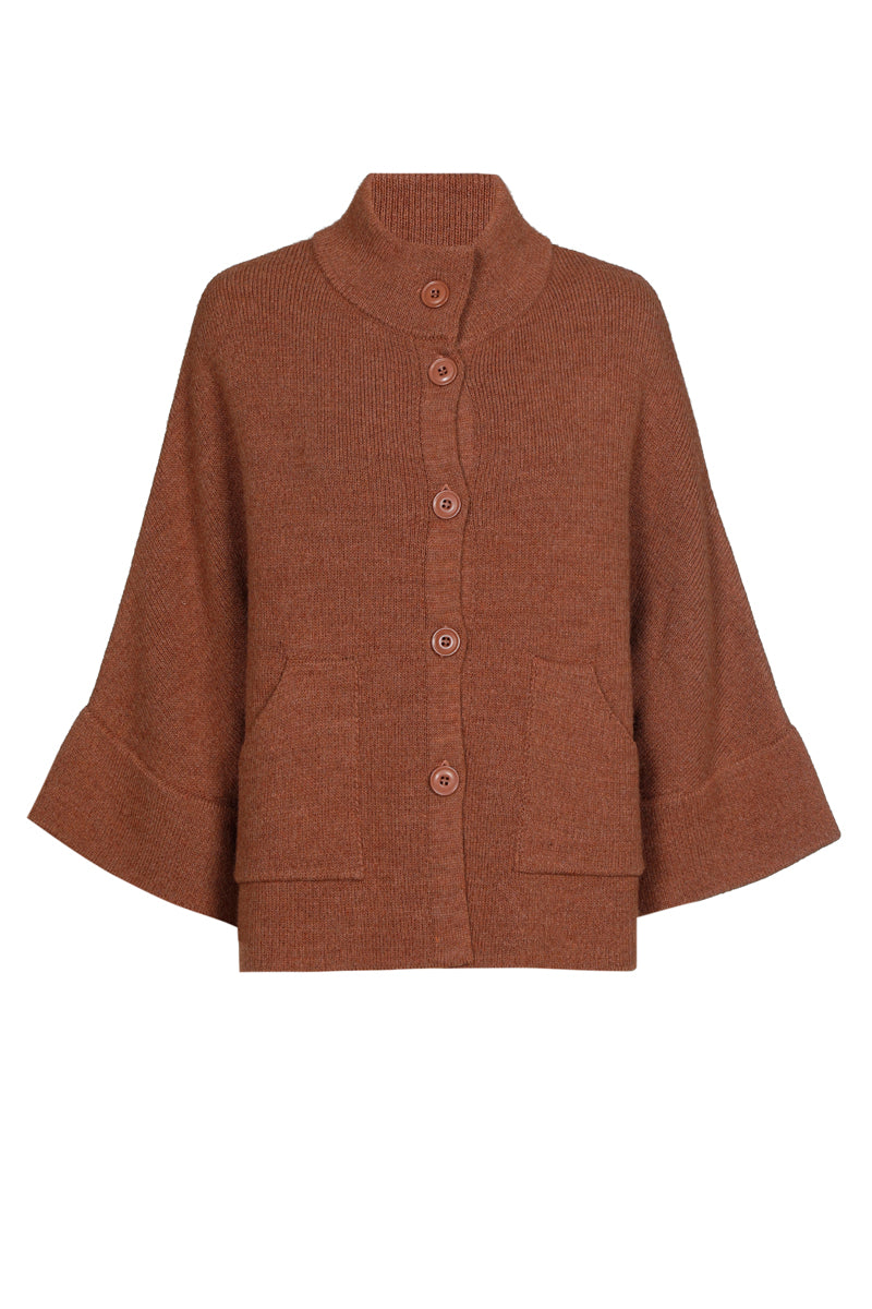 Cognackleurige cape met knoopsluiting