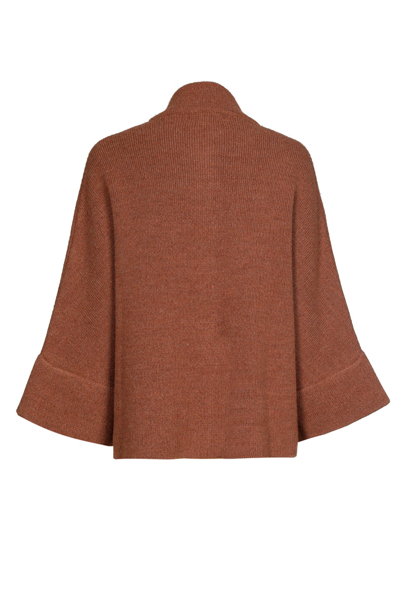 Cognackleurige cape met knoopsluiting