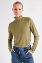 Sous-pull olive col roulé manche froncée