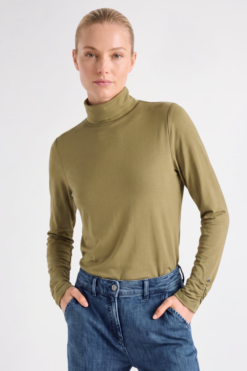 Sous-pull olive col roulé manche froncée