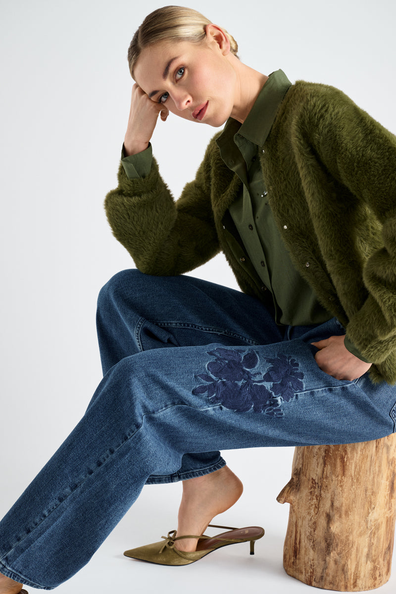 Wide jeans with embroidered flower on leg