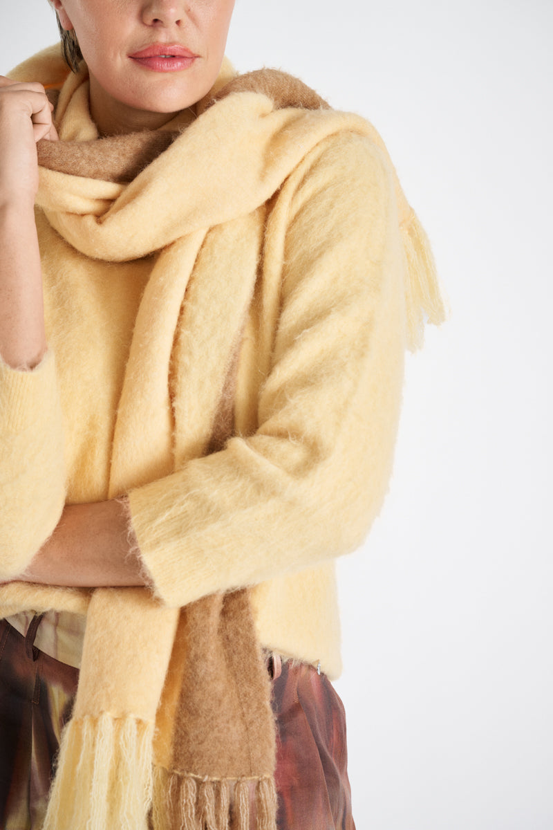 Pull ample jaune en alpaga