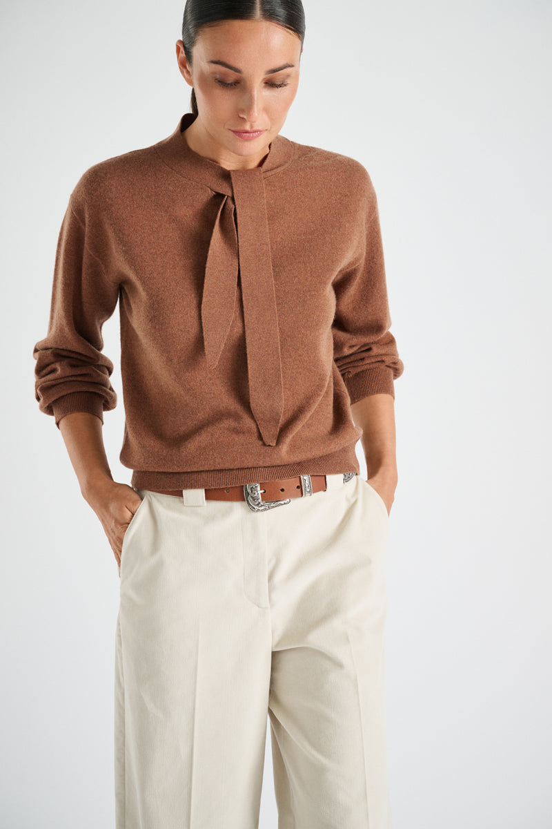Pull cognac fin en cachemire-laine avec col cravate