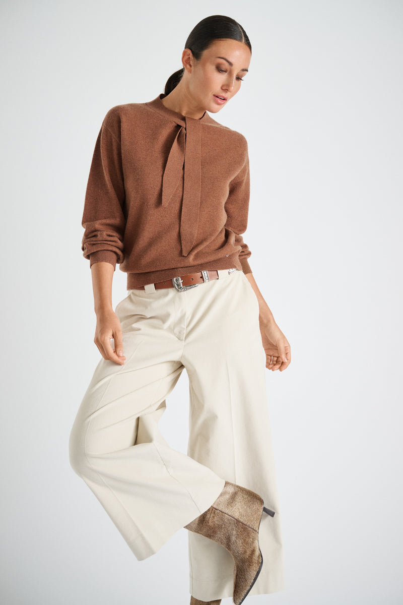 Pull cognac fin en cachemire-laine avec col cravate