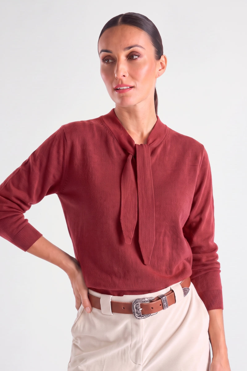 Fine berry cashmere-wool sweater with bow collar