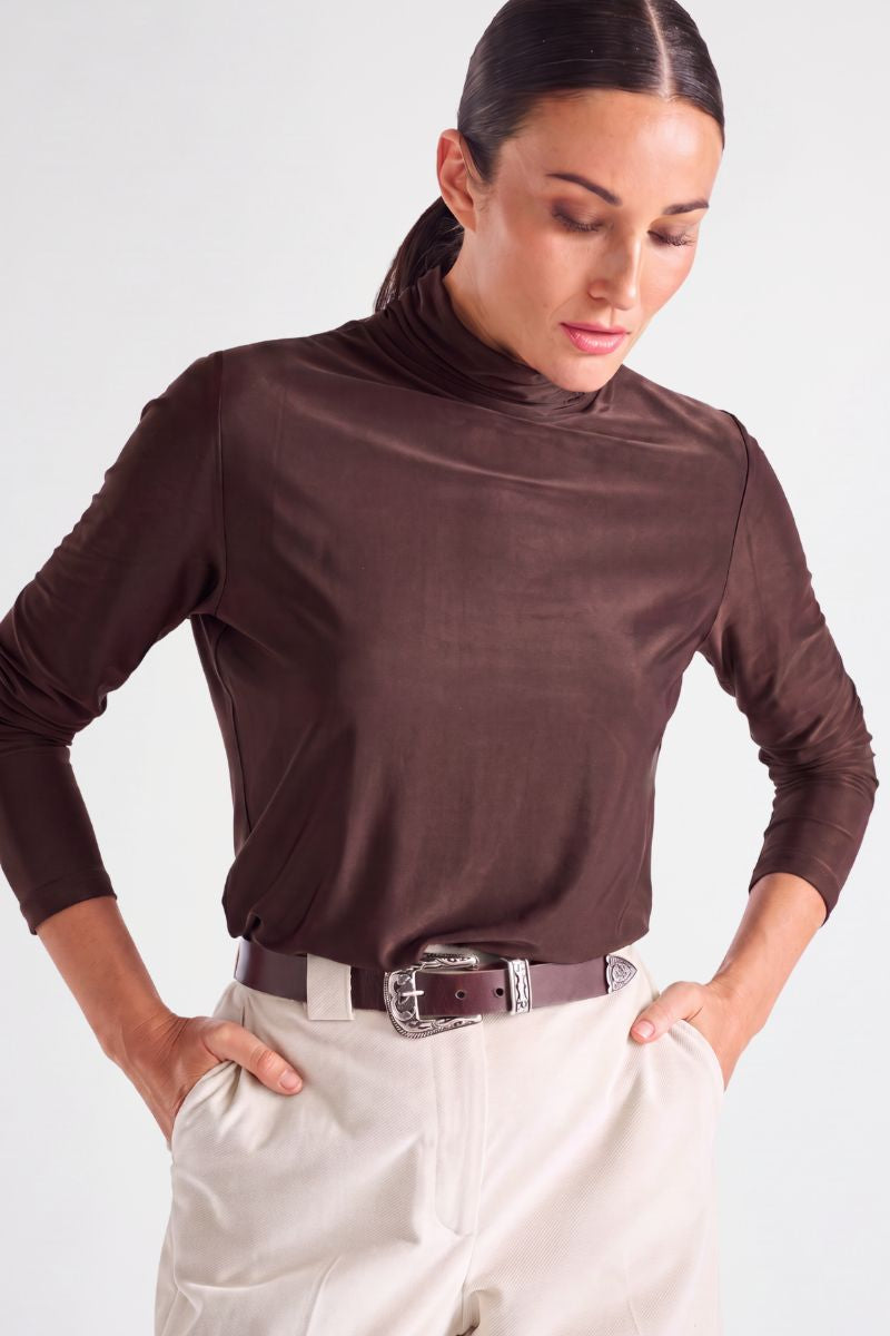 Basic brown turtle neck with gathered sleeve