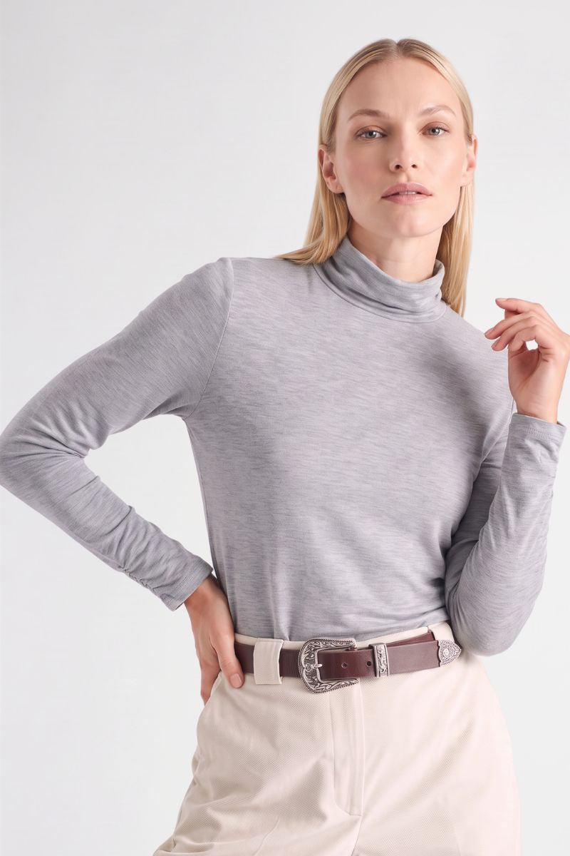 Basic grey turtle neck with gathered sleeve