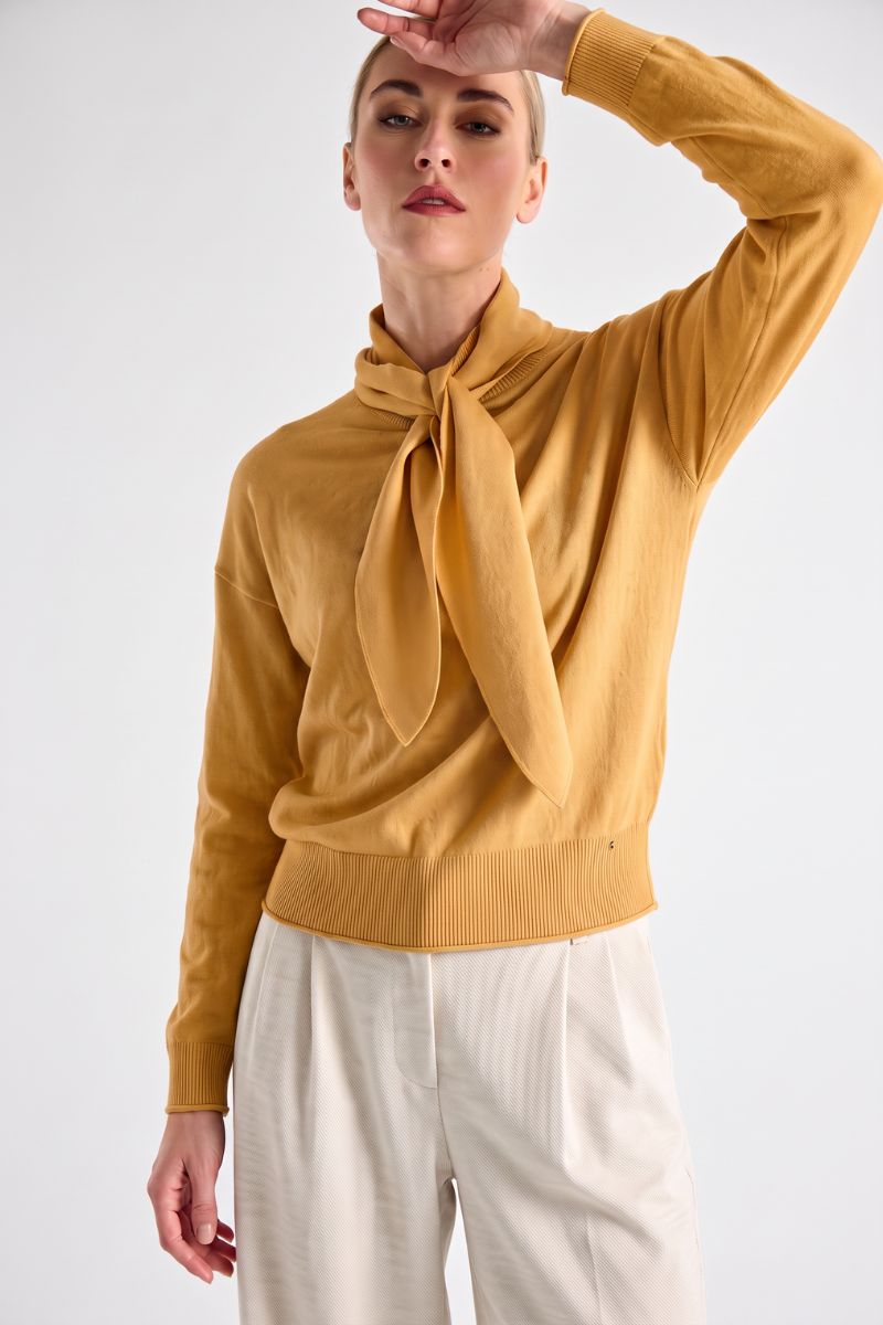 Pull boxy col cravate jaune en cachemire-coton