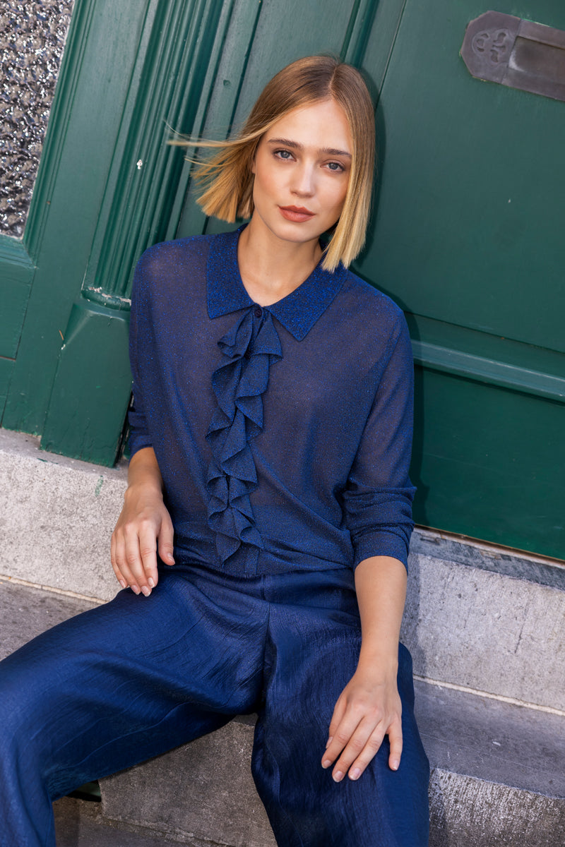 Fine navy sweater with ruffles and shimmer