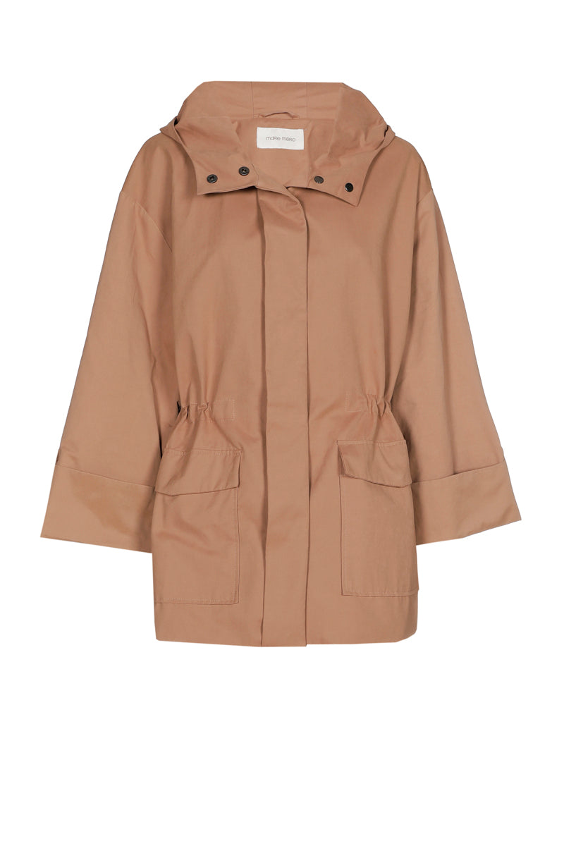 Halflange gevoerde camel jas met kap