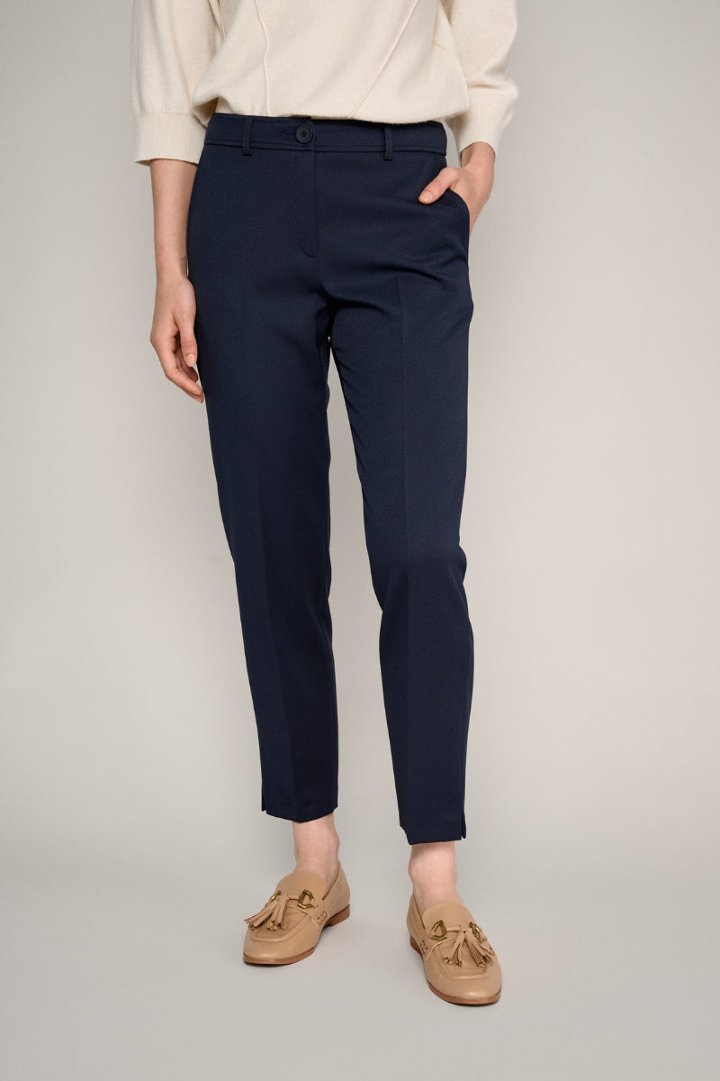 7/8 trousers in dark blue and elastic at the back of the waist