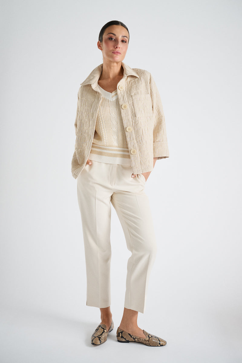 7/8 broek in crème met rits vooraan en knoopsluiting