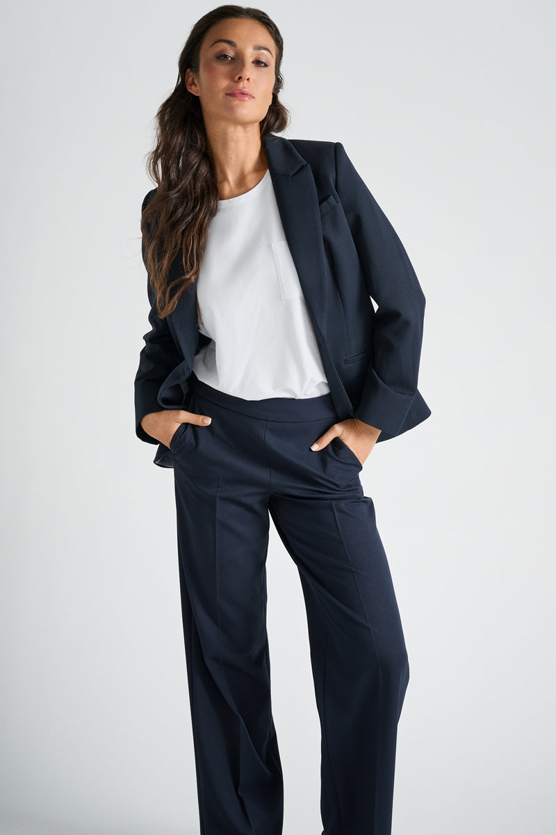 Blazer bleu foncé ajusté pour toutes les occasions